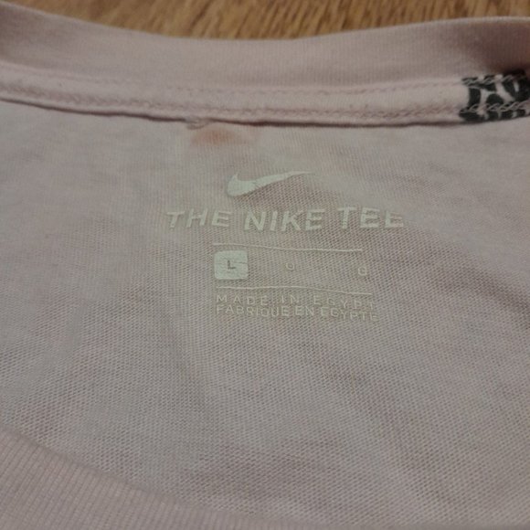 Light pink NIKE TEE - Picture 3 of 3